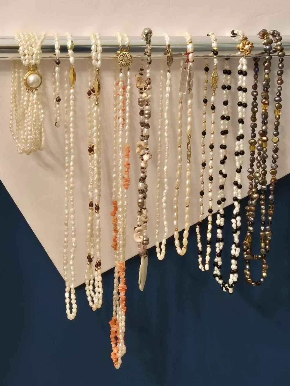 9 Pearls Necklace 2 Bracelets Lot